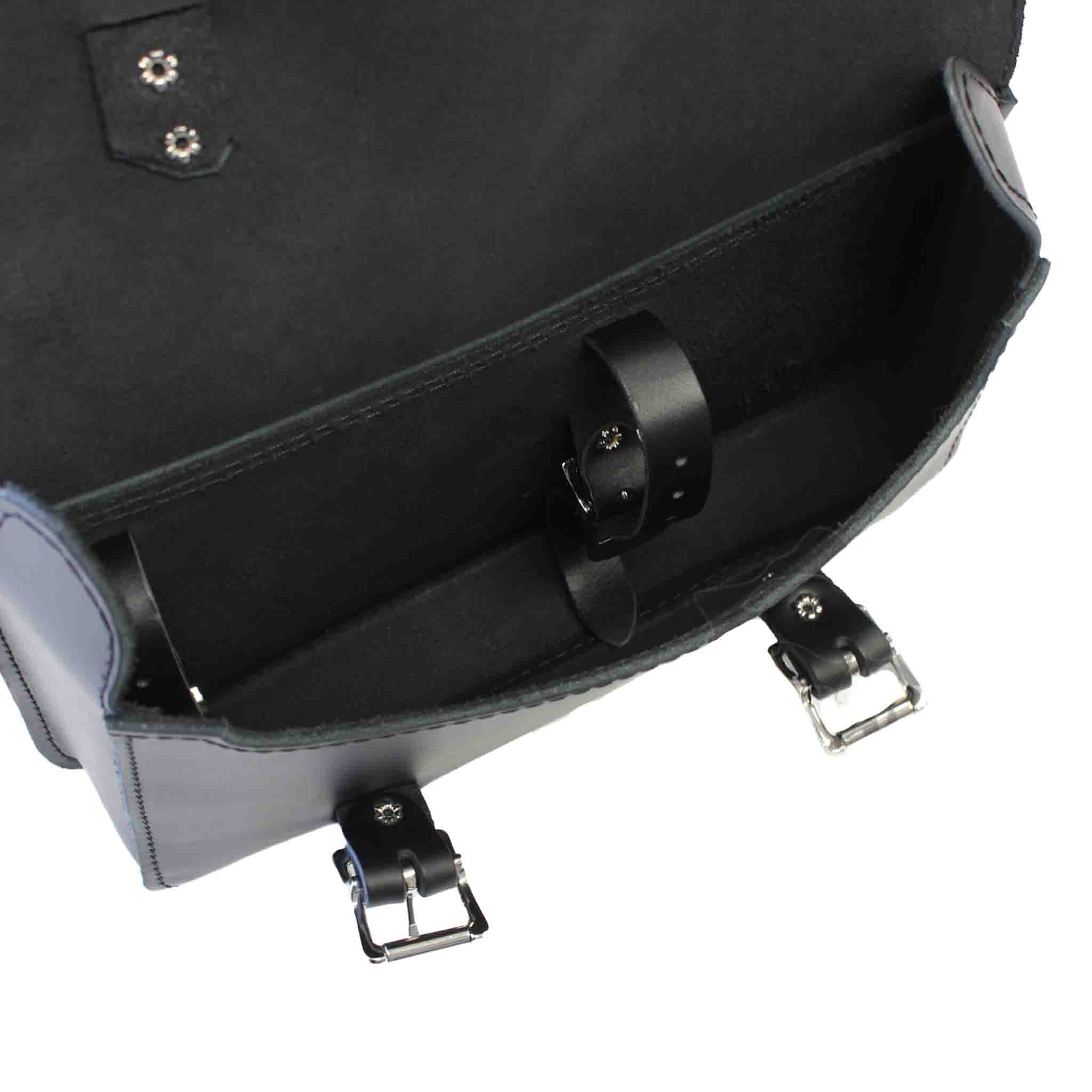 Upgrade your Harley-Davidson® V-Rod® with the VFL01 V-Rod® Left Side Solo Frame Bag. Hand crafted in USA with premium leather and top quality hardware. Durable and stylish, it's the perfect fit for your motorcycle.