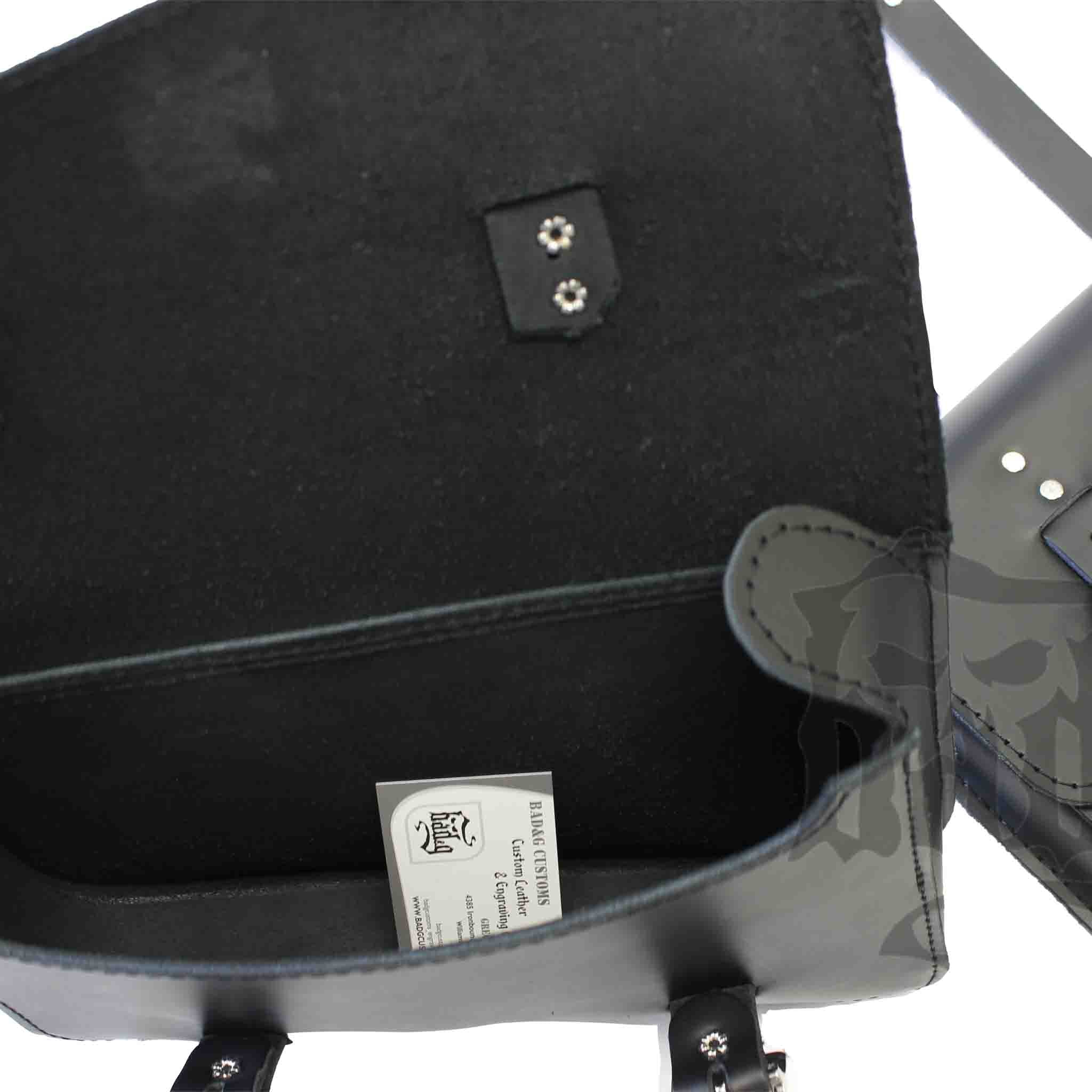 Upgrade your Harley-Davidson® V-Rod® with the VTU01 V-Rod Throw Under Seat Frame Bags. Hand crafted in USA with premium leather and top quality hardware. Durable and stylish, it's the perfect fit for your motorcycle.